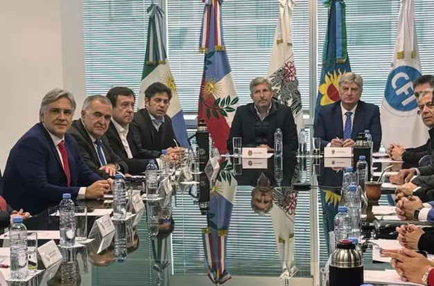 El Gobierno busca negociar con los gobernadores tras avances opositores en el Congreso