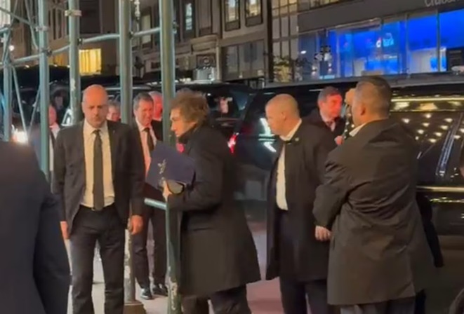 Milei llegó a New York para disertar frente a empresarios globales y agradecer el triunfo en los comicios ante la tumba del Rebe de Lubavitch