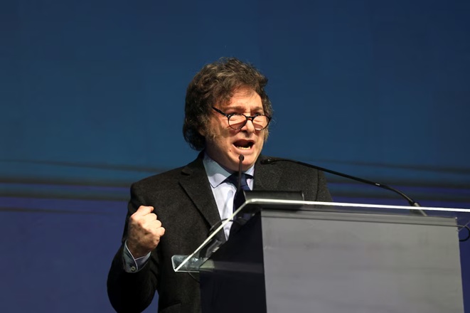 Javier Milei se mueve con todo el poder, pero la economía y las internas generan ruidos