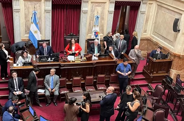 Con la ayuda de Catamarca, LLA desplazó al kirchnerismo y se quedó con la conducción