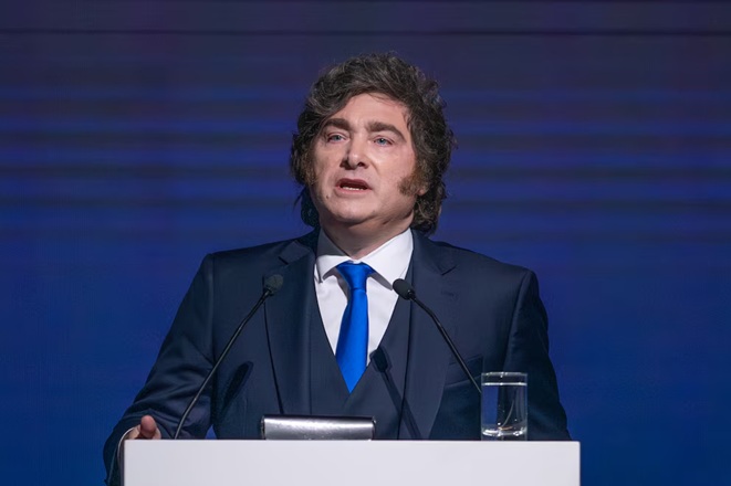 Milei no se moverá de la ortodoxia y pide paciencia hasta que la inflación se desplome
