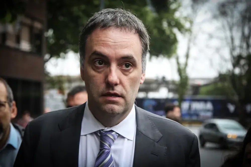 La Justicia envió un requerimiento a Manuel Adorni para que justifique su patrimonio